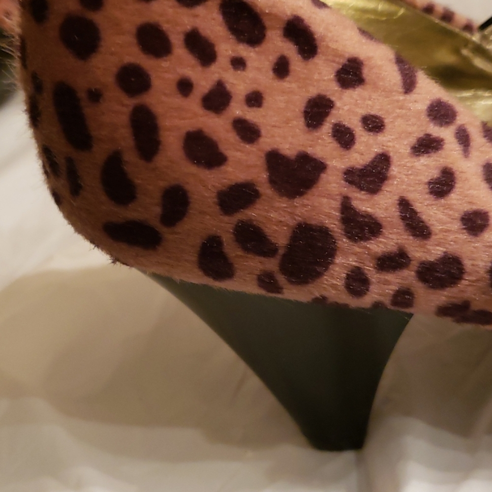 Shoes - Picture 8 of 9